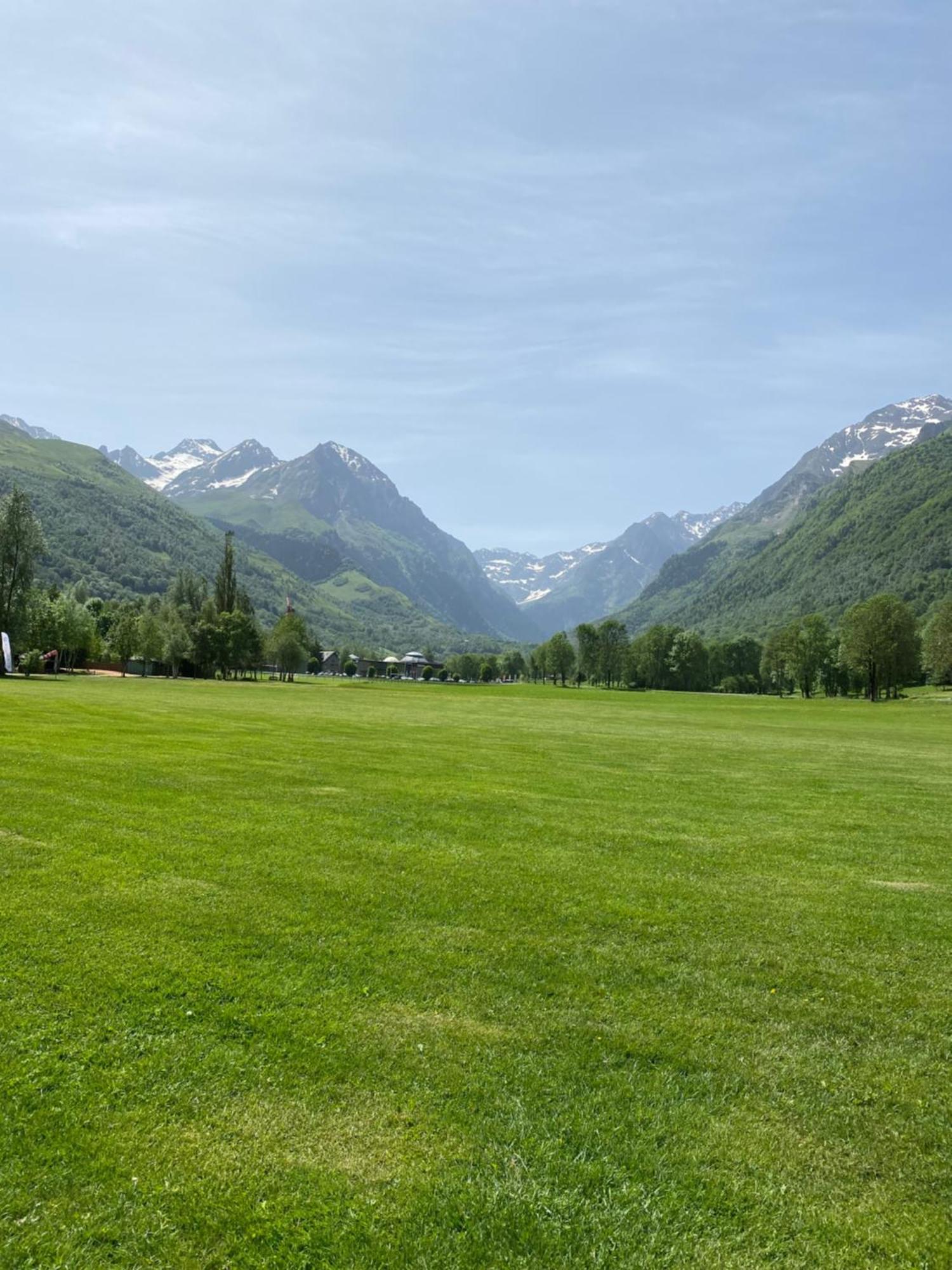 Fantastic Ground Floor Apartment Opposite Thermes Bagnères-de-Luchon Esterno foto